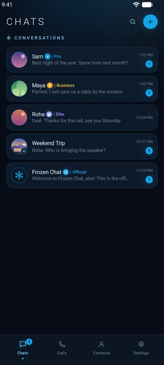 Q Chat chat list with contacts, a group and unread messages